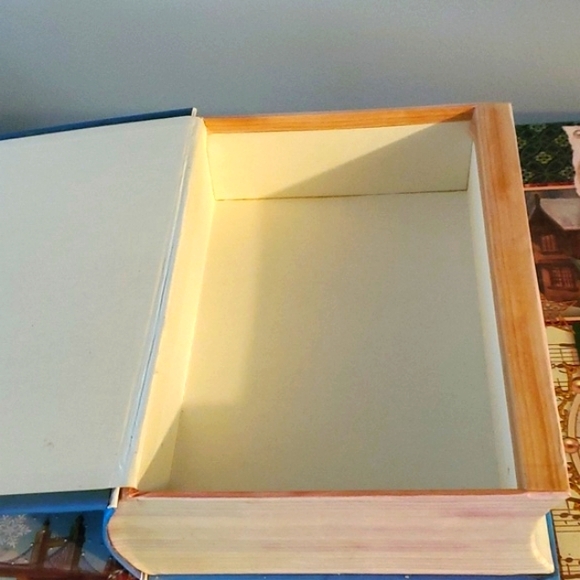 Xmas Faux Book - Picture 5 of 7